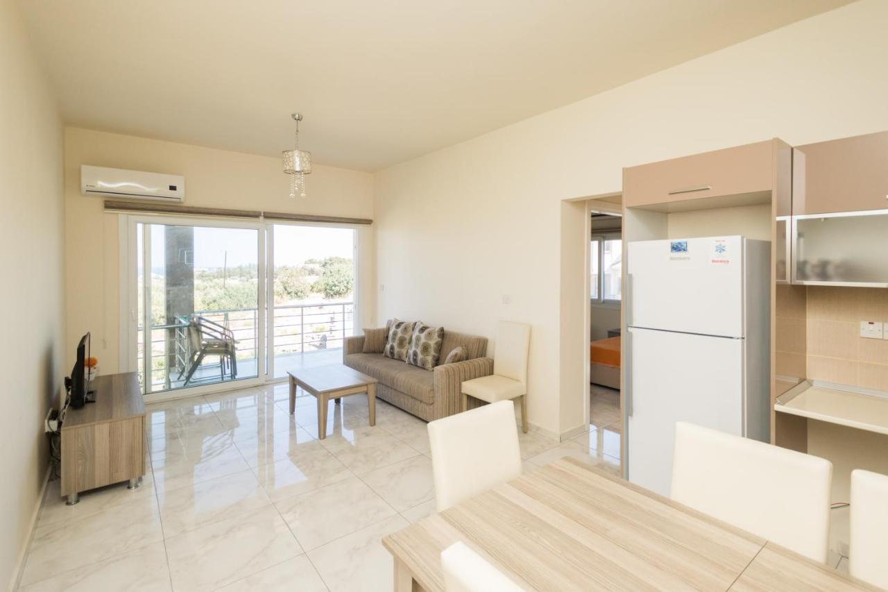 Spacious Two-Bedroom Apartment In Amazing Residence Escape Homes Кирения Экстерьер фото