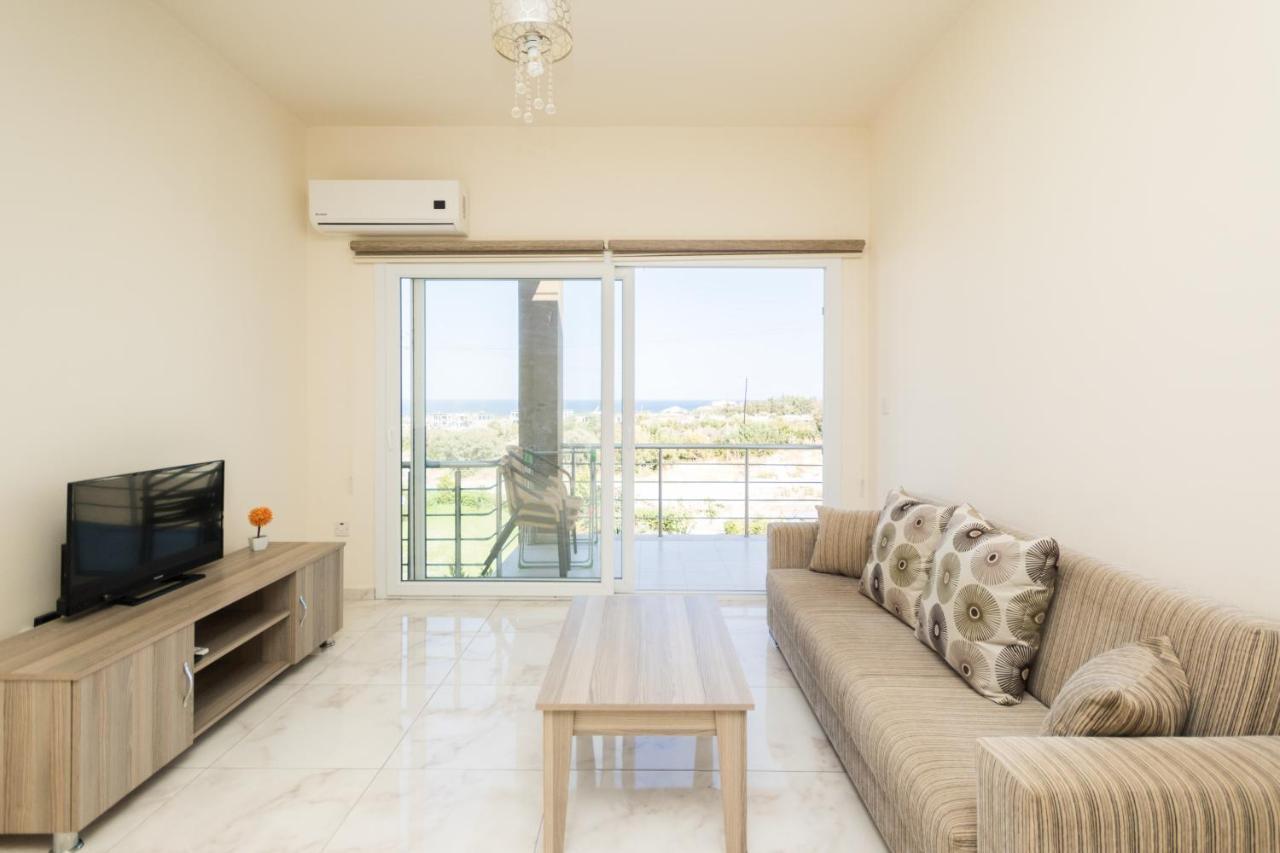 Spacious Two-Bedroom Apartment In Amazing Residence Escape Homes Кирения Экстерьер фото